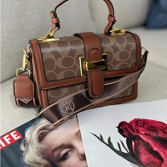 NWT Purse - Picture 4 of 8